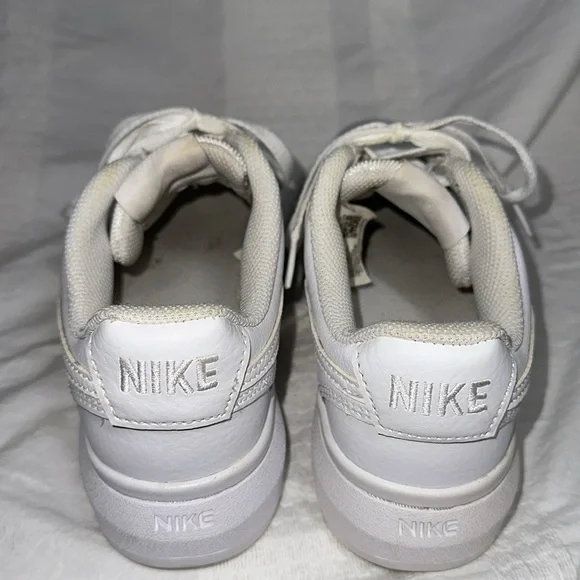 Nike Sneakers - Picture 4 of 6